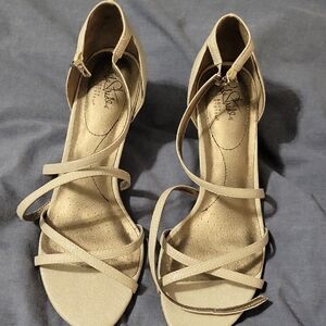 Life Stride Silver Sandals with Strappy Design